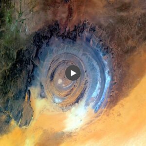 The Mystery of the Wonders of the World: The Eyes of Aliens