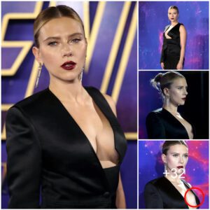 Scarlett Johansson's Sliced-Open Suit Is Sexier Than Any Minidress We've Ever Seen