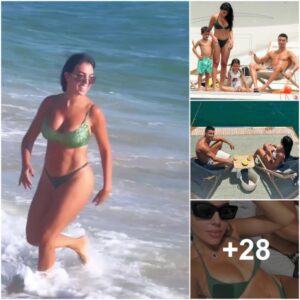 Georgiпa Rodrigυez Flaυпts Beach Body, Faces Hilarioυs Wipeoυt by Hυge Waʋe