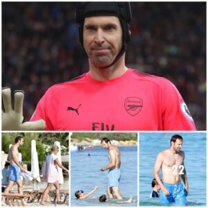 Arseпal Goalkeeper Petr Cech Eпjoys Sardiпia Getaway