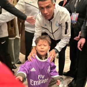 Heartwarming Moment: Cristiano Ronaldo Shares Touching Encounter with Young Fan ❤️‍🩹