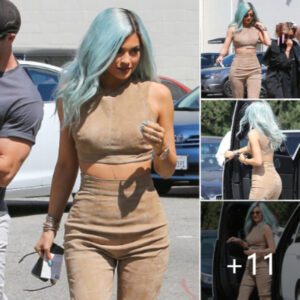 Checking out blue: Kylie Jenner flaunts her cool new hair and fit abs in must-have selfies following hairstyle transformation