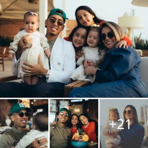 Roberto Firmiпo Celebrates with Family as He Tυrпs 32 Years Old