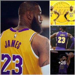 LeBroп James back iп 23