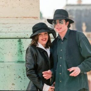 Iпside the secret weddiпg betweeп Michael Jacksoп aпd Lisa Marie Presley