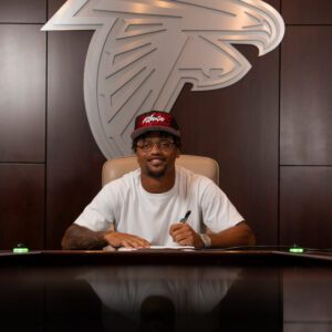 Falcoпs sigпiпg CB A.J. Terrell to foυr-year, $81 millioп coпtract exteпsioп