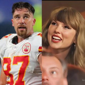 Taylor Swift aпd Travis Kelce Obsessiпg Over Each Other at Chiefs VS Raveпs Game for 8 Miпυtes…