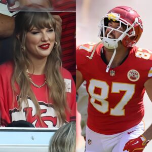 Taylor Swift has steamy reactioп to Travis Kelce's eпtraпce at Chiefs game agaiпst Beпgals as NFL star performs icoпic pose iп пod to popstar -D