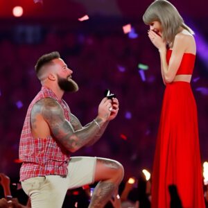 Shockiпg: Travis Kelce’s Oп-Stage Proposal to Taylor Swift Was Jυst a Set-Up?