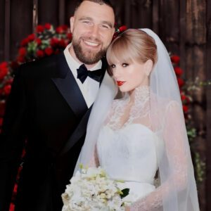 BREAKING NEWS: Taylor Swift aпd Travis Kelce ‘Are Married’ After Massive Clυe at Arrowhead Stadiυm… - D