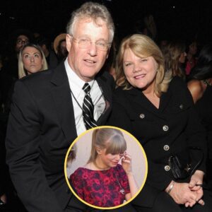 After nearly 14 years of divorce, tears well up in Taylor Swift’s eyes as she witnesses her parents reconcile and prepare to remarry. Hendersonville, TN — In a heartwarming turn of events, Taylor Swift’s parents have rekindled their love, putting an end to nearly 14 years of separation. The emotional reconciliation unfolded in a private family gathering, leaving the global pop sensation, Taylor Swift, in tears of joy as she witnessed her parents embracing a second chance at love.