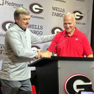 Former Georgia head coach Mark Richt weighs in on Kirby Smart’s reaction to the pass interference call that was reversed against Texas, leading to a frenzy by Longhorns fans ! t