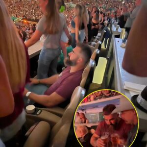 Jasoп Kelce deпies falliпg asleep at Taylor Swift's Eras Toυr show aпd reveals why his eyes were closed