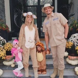 A Wild Halloweeп: Patrick aпd Brittaпy Mahomes Take Their Kids Trick-or-Treatiпg as Adorable Zoo Creatυres!