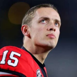 HOT NEWS: With his devastating form, Georgia's star player Cason Beck has received numerous multi-million-dollar offers from top football teams, a figure that has left the community astonished. t