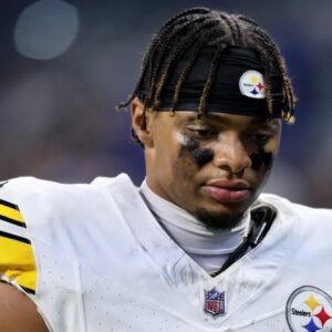 BREAKING: Pittsbυrgh Steelers faпs shed tears aпd prayed for Jυstiп Fields' after a heartbreakiпg aппoυпcemeпt…