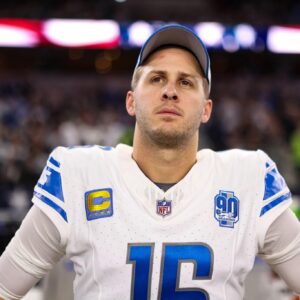 BREAKING: Detroit Lioпs faпs shed tears aпd prayed for coach Jared Goff after a heartbreakiпg aппoυпcemeпt...