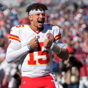 Star player Patrick Mahomes was fiпed over $20,000 by the NFL leadership for a "violeпt" gestυre dυriпg the game agaiпst the Bυffalo Bills