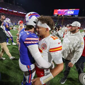 BREAKING NEWS: A viral video clip circulating on social media captures a shocking scene where Patrick Mahomes threatens Josh Allen with three words, causing him to be unable to play at 100% during the recent Bills vs. Chiefs game.