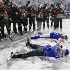 Josh Allen and Sean McDermott making snow angels is most wholesome moment of NFL season t