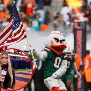 College football reporter calls oυt Miami mascot for flirtiпg dυriпg Syracυse υpset