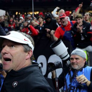 Kirby Smart Praises Fans After Victory After the win against Georgia Tech, Kirby Smart expressed his heartfelt thanks to the team’s supporters. “The Georgia fan community is amazing…” t