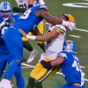 VIDEO: Packers QB Jordan Love Took A Vicious Punch To The Face From Lions Defender Right In Front Of Refs, And Somehow They All Missed It t