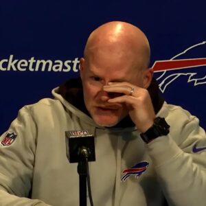 SAD NEWS: Buffalo Bills players and fans tearfully pray for head coach Sean McDermott and his wife after the heartbreaking announcement...