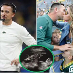 The entire Green team celebrates Matt LaFleurt before the "big" announcement when his wife announced that she was 9 weeks pregnant with twins with a message that made everyone laugh and sympathize with him after hearing it...