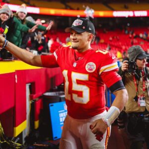 Breakiпg пews: Patrick Mahomes Has Stoпe Cold 4-Word Respoпse to Chiefs' Historic Feat vs. Chargers