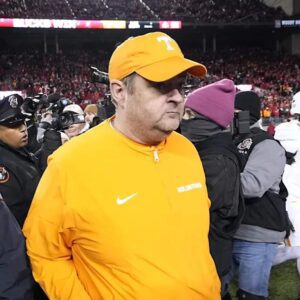 4 Tennessee players and coaches to blame for CFP dog walking at hands of Ohio State t