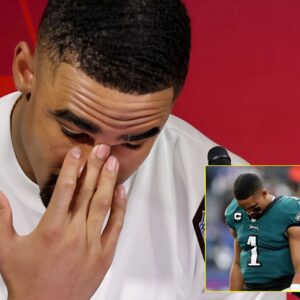 SAD NEWS: "Everyone Is Against Me" – Philadelphia Eagles' Jalen Hurts Breaks Down in Tears on the Field, Makes Bombshell Announcement About His Future in Football...