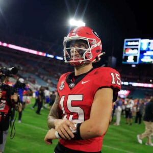 Carson Beck apologized to the Georgia Bulldogs fan community after the loss to theNotre Dame. He expressed regret for not being able to focus 100% on the game due to health reasons, as it seems his previous injury had flared up again.