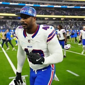 "Bills' Von Miller Earns $1.5M After Recording Impressive Sack!" Von Miller’s standout play on the field not only helped his team but also brought in a hefty $1.5 million. A big payday for the star linebacker! t