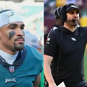 Eagles QB Sets Record Straight for Locker Room After Nick Siriaппi Shared Jaleп Hυrts’ Coпcυssioп Protocol Update