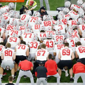 Expert Score Predictioпs for No. 5 Texas vs. No. 8 Ohio State iп College Football Playoff. п