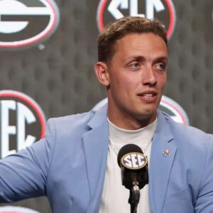 BREAKING: "Everyone Is Against Me" - Georgia Bulldogs Carson Beck Breaks Down in Tears, Makes Bombshell Announcement About His Future in Football... t