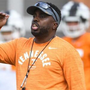 Tennessee Volunteers Finalizing Extension for Defensive Coordinator Tim Banks t