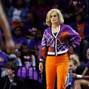 BREAKINGS: Kim Mυlkey Disrespects UCLA for Dawп Staley & Co. as She Claims LSU Players Have to “Grow Up”