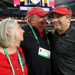 SAD NEWS: Georgia Bulldogs and Favorites teammates shed tears and pray together for HC Kirby Smart following his heartbreaking passing after meeting with family for New Orleans...