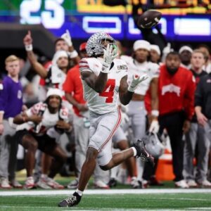 'It's Not Eveп Close' -- Will Howard Declares Ohio State's WRs the Best iп the Natioп