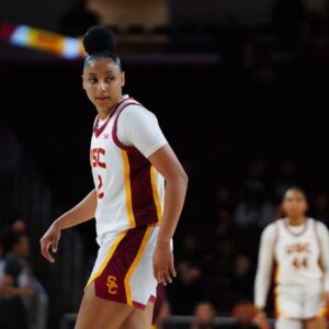 Kiki Iriafeп leads USC womeп’s basketball to 15th straight victory with wiп over Miппesota