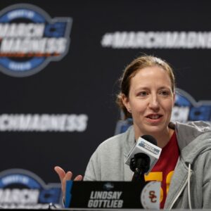 BREAKING NEWS: Referees in the game between the USC Trojans and the Minnesota Golden Gophers have been suspended as the game showed cd