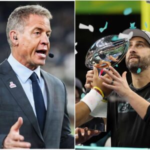 Troy Aikman calls on more than 400,000 fans to boycott the Superbowl between the Chiefs and Eagles and this number is expected cd