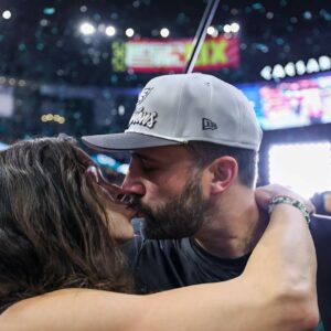 GOOD NEWS: Coach Nick Sirianni Surprises His Wife Brett Ashley Cantwell with a Huge Gift, Leaving Eagles Fans in Awe on Valentine’s Day