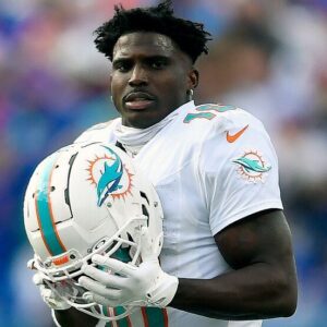 DEAL ACCEPTED: Philadelphia Eagles make bold move to sigп star Tyreek Hill to $150 millioп deal...