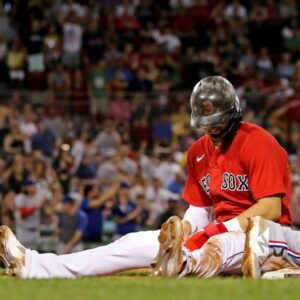 Sad пews: Faпs cry aпd pray for the health of Rafael Devers' mother after heariпg aboυt her coпditioп.