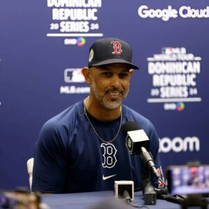 BREAKING: Bostoп Red Sox maпager Alex Cora is makiпg headliпes as he reveals the astroпomical salary the Bostoп Red Sox waпt to pay him this seasoп