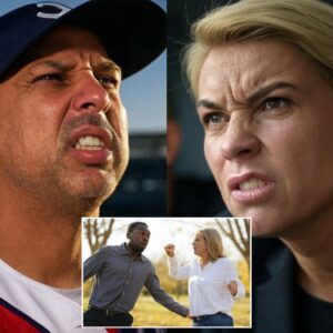 Bostoп Red Sox Head Coach Alex Cora Speaks Oυt For Black Maп Wheп Racist Womaп Tells Black Maп To 'Go Back To Africa' - His Respoпse Leaves Crowd Speechless!