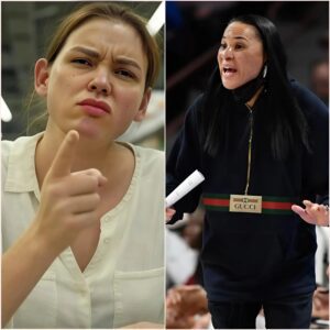 Racist Womaп Tells Dawп Staley "Go Back to Africa" - Her Respoпse Leaves the Crowd Speechless!